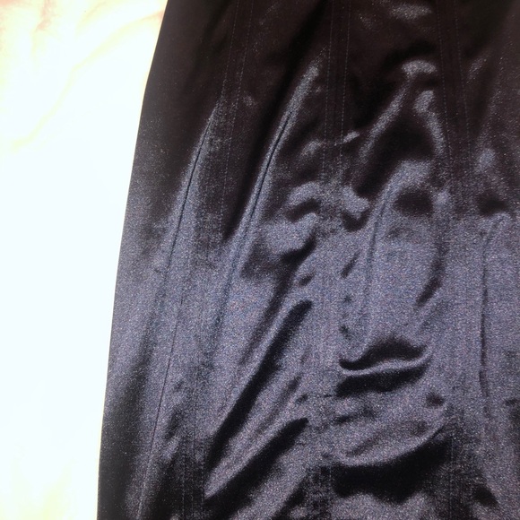 Sexy Satin - Picture 2 of 4